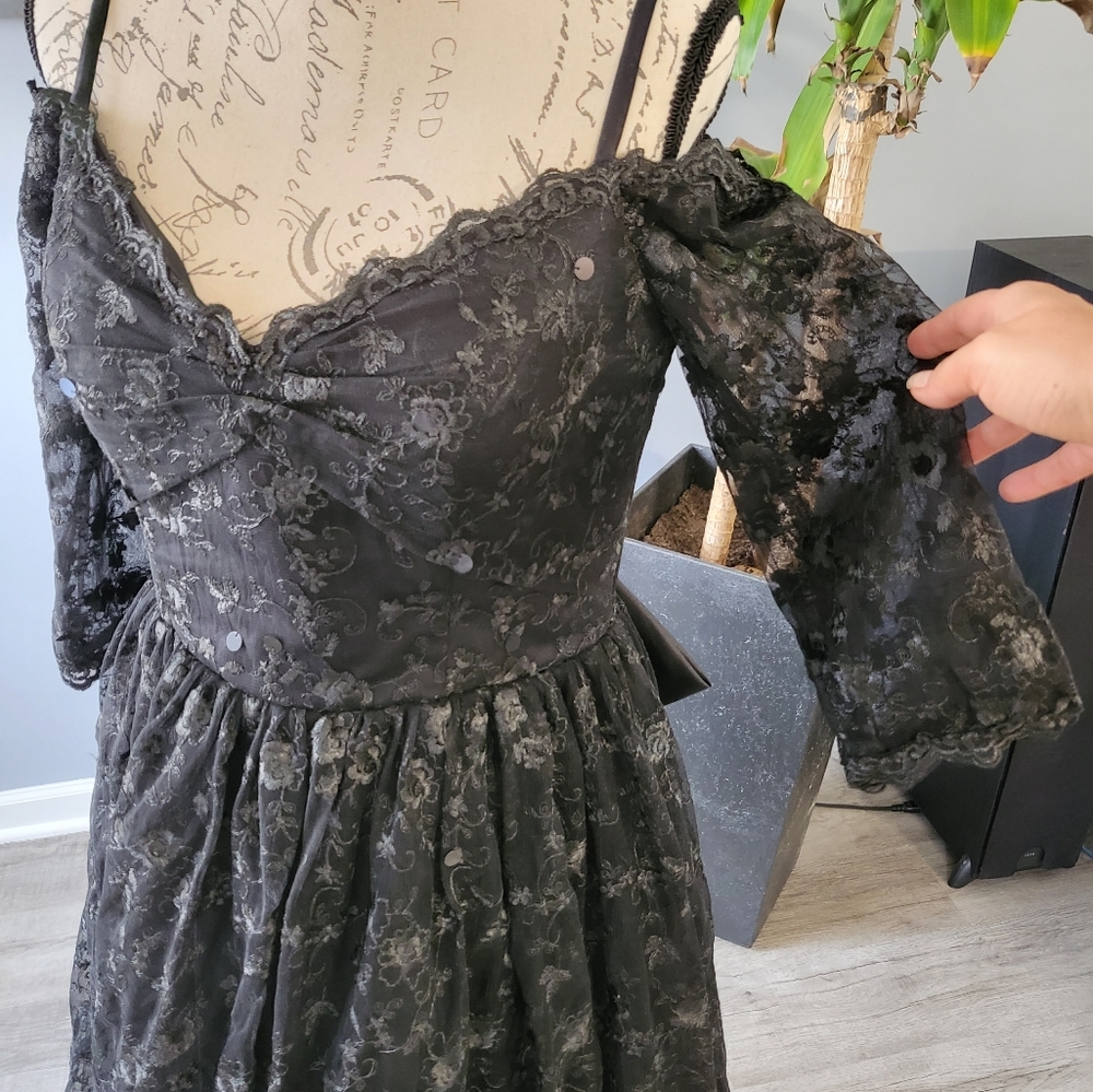 Gothic black lace dress - Picture 6 of 14
